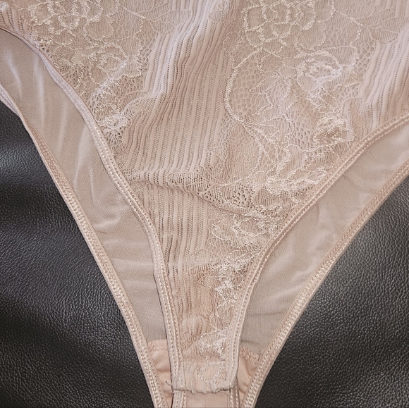 Blashe Pale Pink Lace Tank Top Bodysuit size L Large Blāshe - Picture 6 of 8